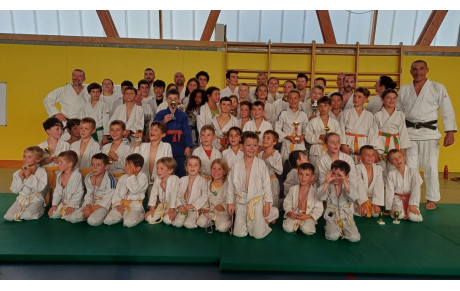 🎉 Clap de fin au Dojo Andeolais pour cette saison ! 🥋